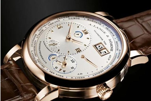 朗格最新推出Lange 1 Time Zone蜂蜜金腕表（图）