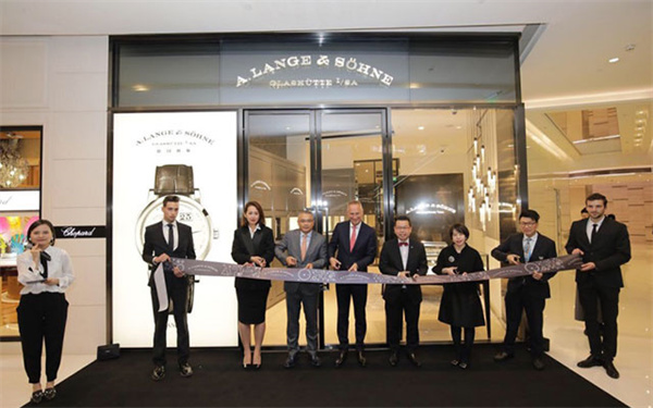 朗格手表进灰了怎么修复