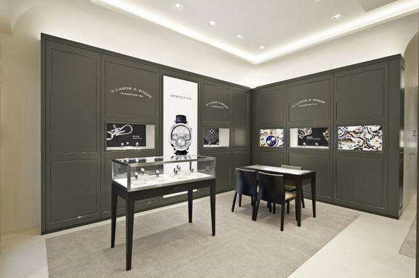 朗格表蒙子坏了怎么换 朗格表蒙子坏了怎么换