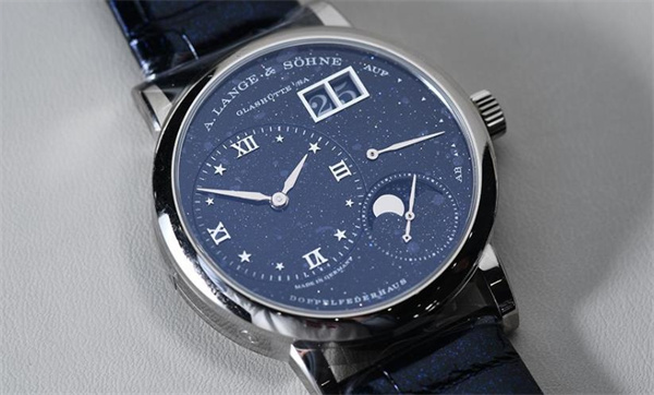 朗格手表进灰了处理办法