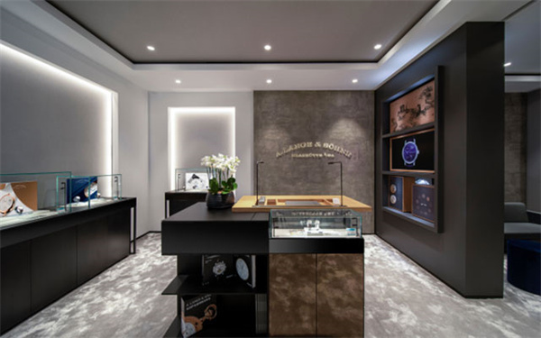 朗格手表走时不准是什么原因