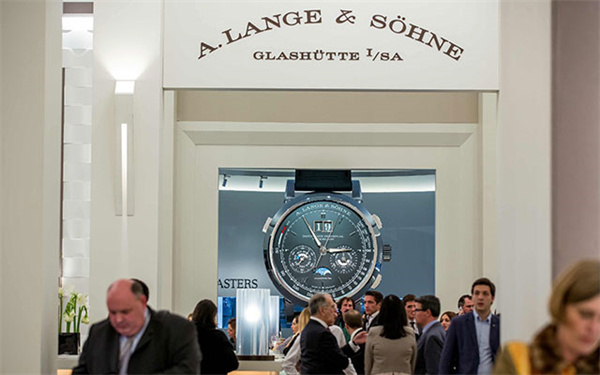 朗格手表摔坏了怎么修复